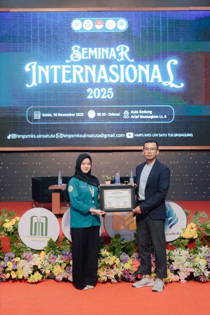 Keynote speaker on International Seminar in Univer